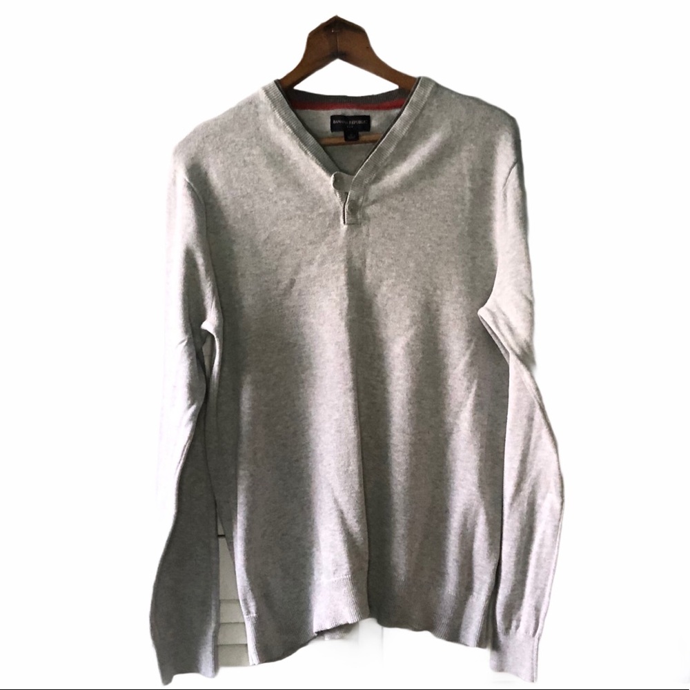 Banana republic factory v-neck gray sweater